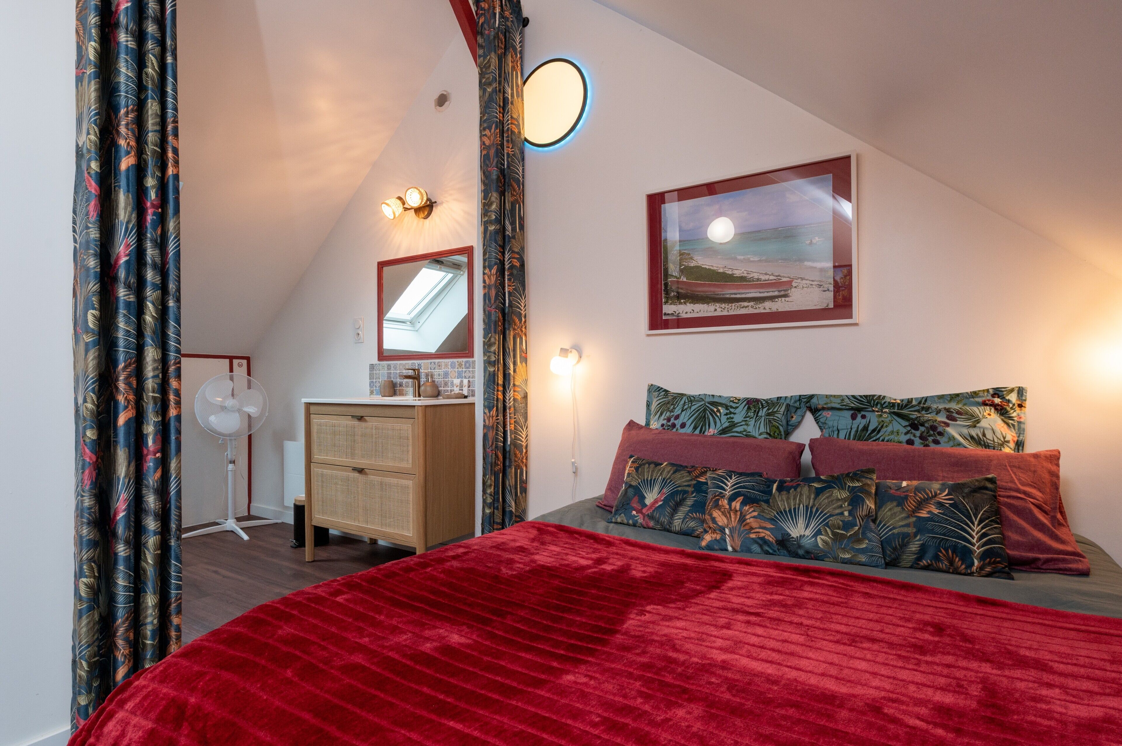 1 chambre, fer et planche à repasser, Wi-Fi gratuit, draps fournis