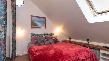 1 slaapkamer, een strijkplank/strijkijzer, gratis wifi, beddengoed