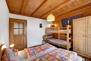 2 bedrooms, free WiFi, bed sheets - Apartment 'Tanne' with Mountain View, Shared Terrace and Wi-Fi (Rodengo)