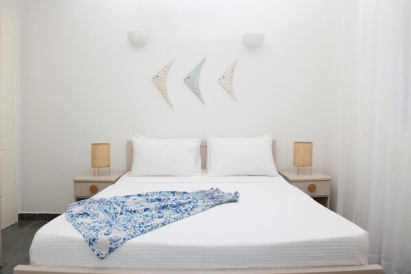 1 bedroom, free WiFi, bed sheets - Apartment 'The Mediterranean Junior Suite' with Sea View, Wi-Fi and Air Conditioning (Paros)