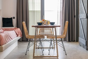 1 bedroom, free WiFi, bed sheets - Apartment 'Superior Suite' with Private Terrace, Wi-Fi and Air Conditioning (Naxos)