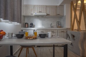 Dining - Apartment 'Living' with Shared Garden, Wi-Fi and Air Conditioning (Naxos)