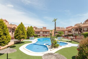 Pool - Holiday Home 'Limón' with Shared Pool, Wi-Fi and Air Conditioning (el Gran Alacant)