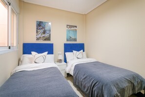 3 chambres, fer et planche à repasser, Wi-Fi gratuit, draps fournis