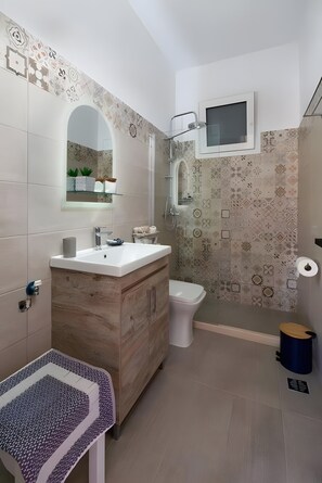 Shower - Apartment 'Maestro  2' with Balcony, Wi-Fi and Air Conditioning (Vlachopoulátika)