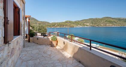 Apartamento 'Kymothoi' con vistas al mar, Wi-Fi y aire acondicionado