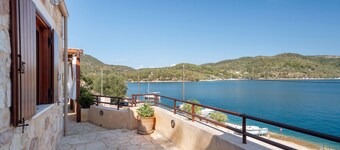 Apartment 'Kymothoi' with Sea View, Wi-Fi and Air Conditioning