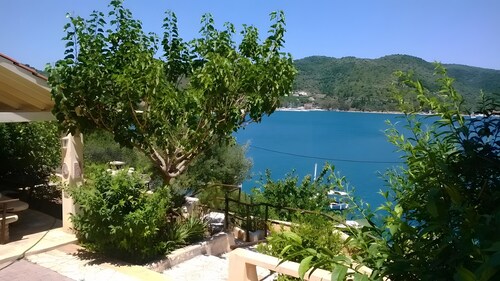 Apartment 'Kymothoi' with Sea View, Wi-Fi and Air Conditioning