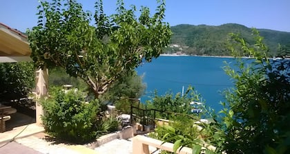 Apartment 'Kymothoi' with Sea View, Wi-Fi and Air Conditioning