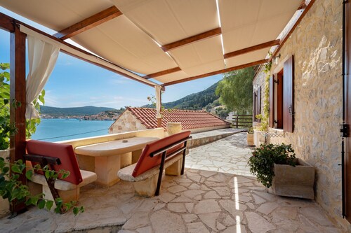 Apartment 'Galini' with Sea View, Shared Garden and Wi-Fi