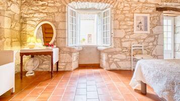 3 chambres, fer et planche Ă repasser, Wi-Fi gratuit, draps fournis