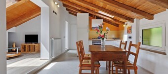 Casa de vacaciones 'Maison Nature E Relax Zaffiro' con vistas a la montaña, jardín y Wi-Fi