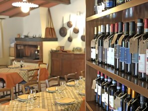 Bar (on property) - Apartment 'Erba Di Campo - Patata' with Shared Pool, Wi-Fi and Air Conditioning (Livorno)