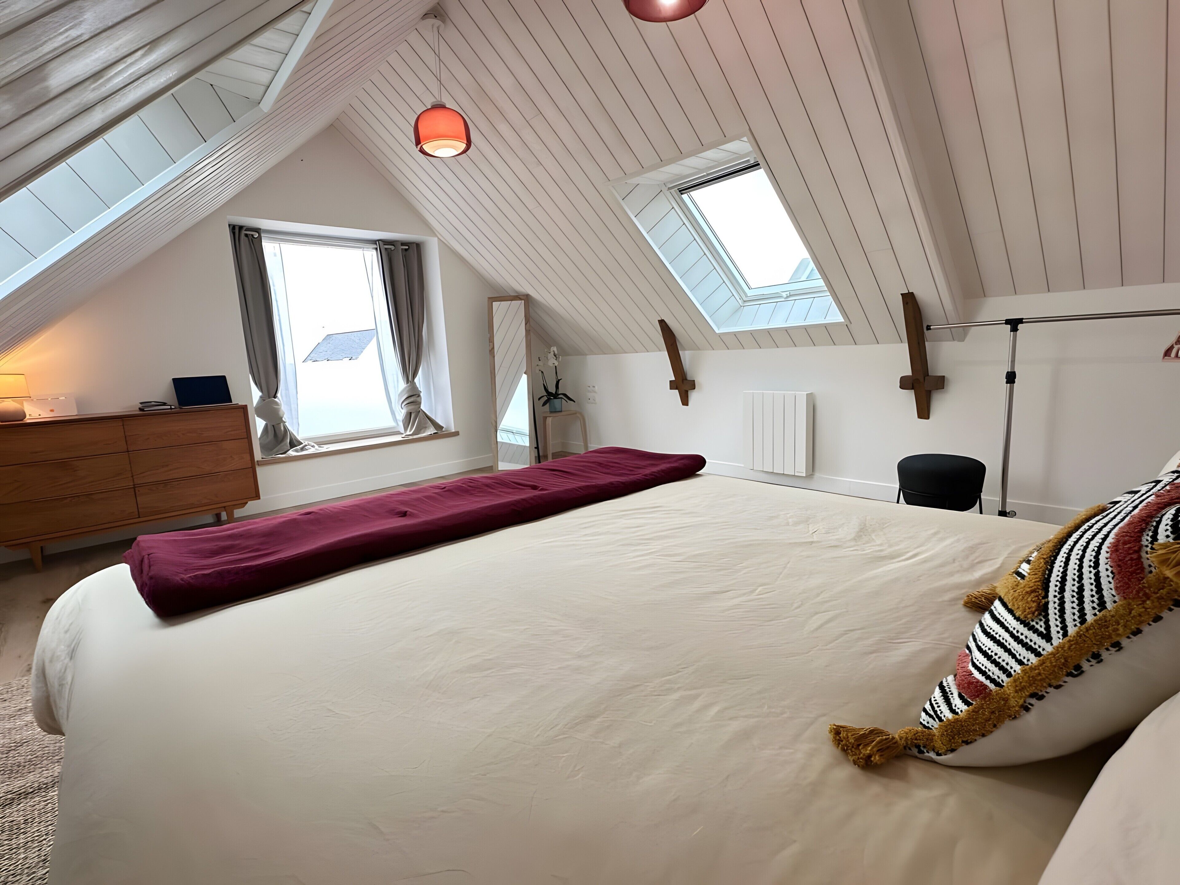 1 slaapkamer, een strijkplank/strijkijzer, gratis wifi, beddengoed