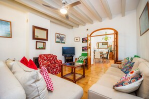 TV - Villa with swimming pool and stunning views in Sóller (Fornalutx)