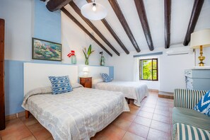 4 Schlafzimmer, Bügeleisen/Bügelbrett, kostenloses WLAN, Bettwäsche