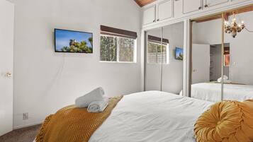 3 bedrooms, free WiFi, bed sheets
