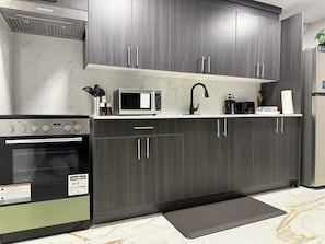 Fridge, microwave, oven, stovetop