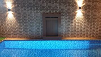 Outdoor pool, sun loungers