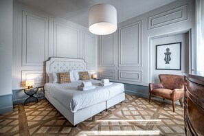 3 chambres, fer et planche à repasser, Wi-Fi, draps fournis