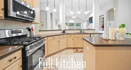 Luxury HOUSE 4 BEDROOM & 3 Bath