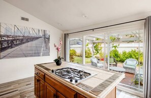 Interior - Charming 5-bedroom house in lovely Huntington Beach with WiFi, AC (Huntington Beach)