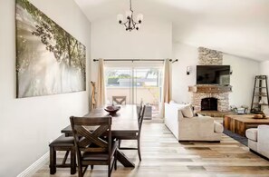 Téléviseur connecté, foyer, écran d’ordinateur, imprimante