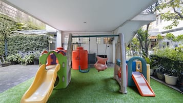 Children’s play area – outdoor