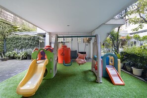 Children’s play area – outdoor