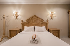 Suite | Free WiFi, bed sheets