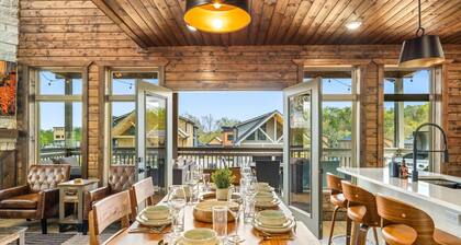 New Cabin Indoor Pool, Hot Tub, Arcade, EV Charger, Pets Welcoming - Sleeps 11