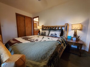 3 chambres, fer et planche à repasser, Wi-Fi, draps fournis