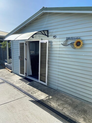 Cozy, comfortable and close to CBD