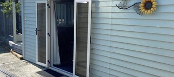 Cozy, comfortable and close to CBD