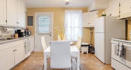 House7bedrooms |3salons|Private garden |14pers |Beautiful decor|35min Montréal✈️