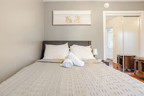 7 bedrooms, desk, iron/ironing board, travel cot - House7bedrooms |3salons|Private garden |14pers |Beautiful decor|35min Montréal✈️ (Saint-Jean-sur-Richelieu)
