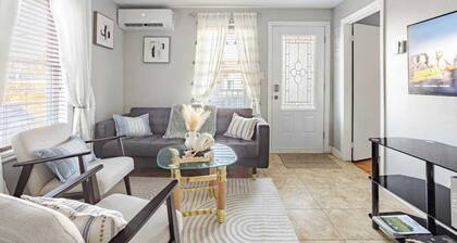 House7bedrooms |3salons|Private garden |14pers |Beautiful decor|35min Montréal✈️