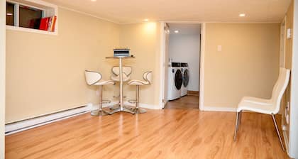 House7bedrooms |3salons|Private garden |14pers |Beautiful decor|35min Montréal✈️