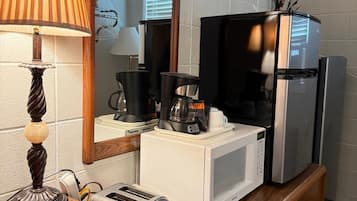 Bureau, espace de travail pour ordinateur portable, Wi-Fi gratuit