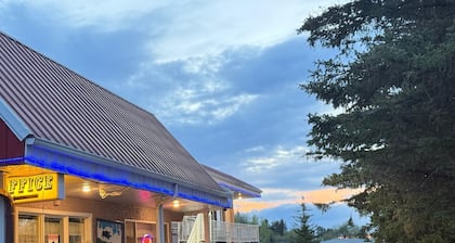 Athabasca Hillside Motel
