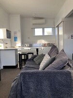 Estudio Confort, varias camas, no fumadores, Se admiten mascotas | Espacio para trabajar con un portátil y sistema de insonorización