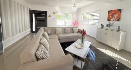 Oasis in la Perla del Sur with Pool