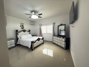 3 bedrooms, WiFi, bed sheets - Oasis in la Perla del Sur with Pool (Barahona)