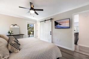 4 habitaciones, tabla de planchar con plancha, wifi y ropa de cama 