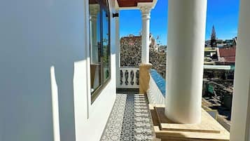 Deluxe Room, 1 Queen Bed, Balcony, City View | Balcony view