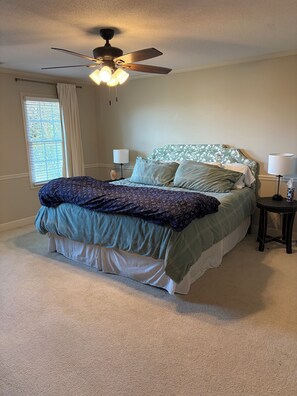 Tabla de planchar con plancha, cuna de viaje y wifi gratis 