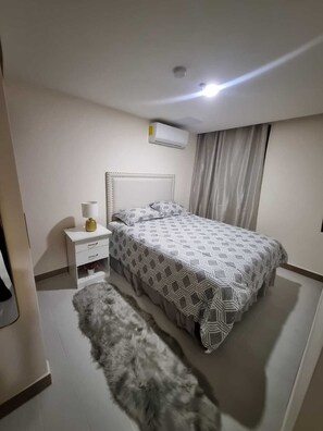 2 間睡房、熨斗/熨衫板、Wi-Fi、床單