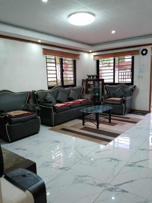 Interior - Location! Spacious! and Price! – We've Got It Covered! (Silang)
