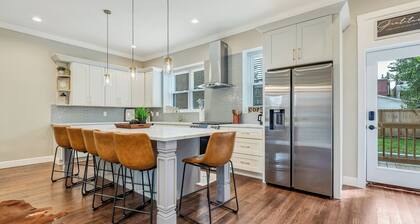 Spacious 6-bedroom house in the heart of fabulous St. Louis