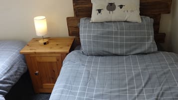 2 bedrooms, WiFi, bed sheets